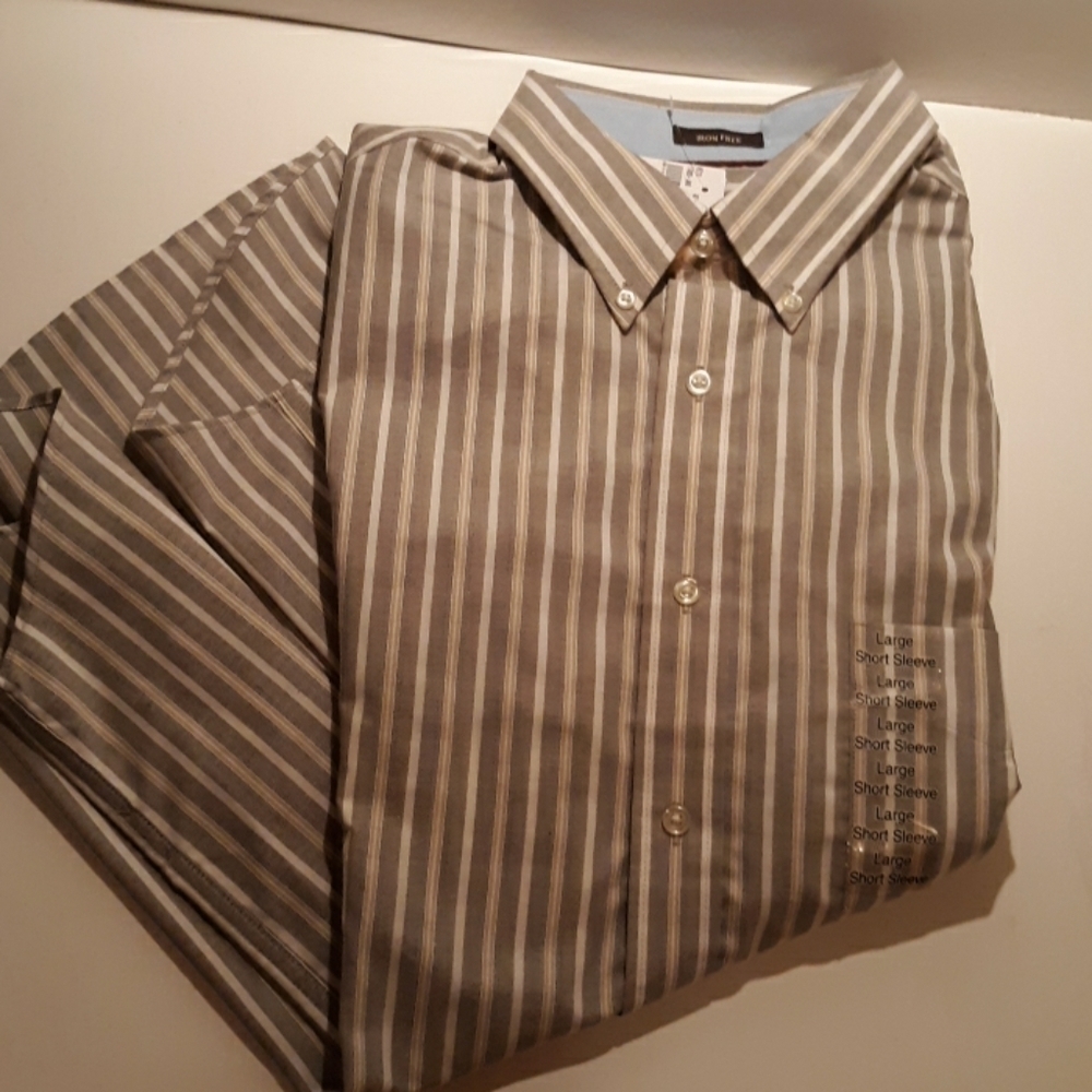 St. JOHN'S Bay wrinkle free oxford large